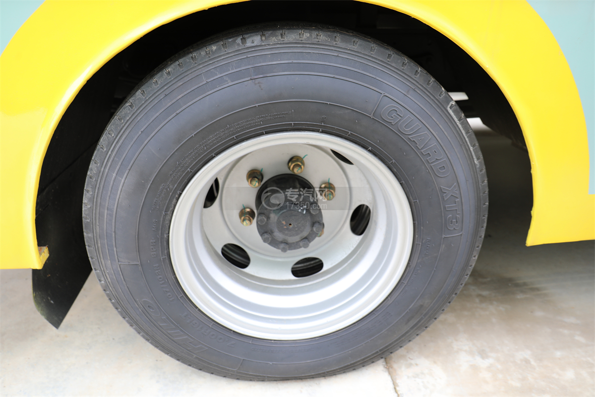 凯马M3国六移动餐车轮胎
