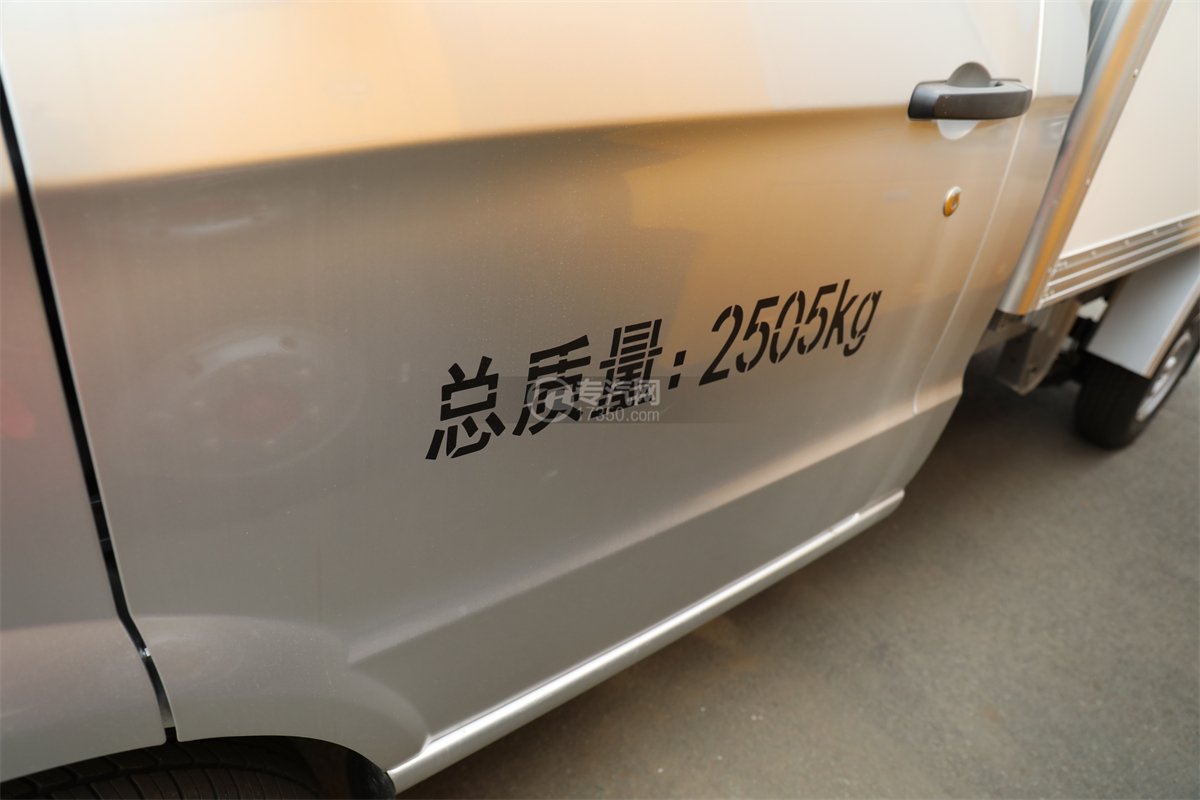 成功斑马国六2.65米冷藏车门标识