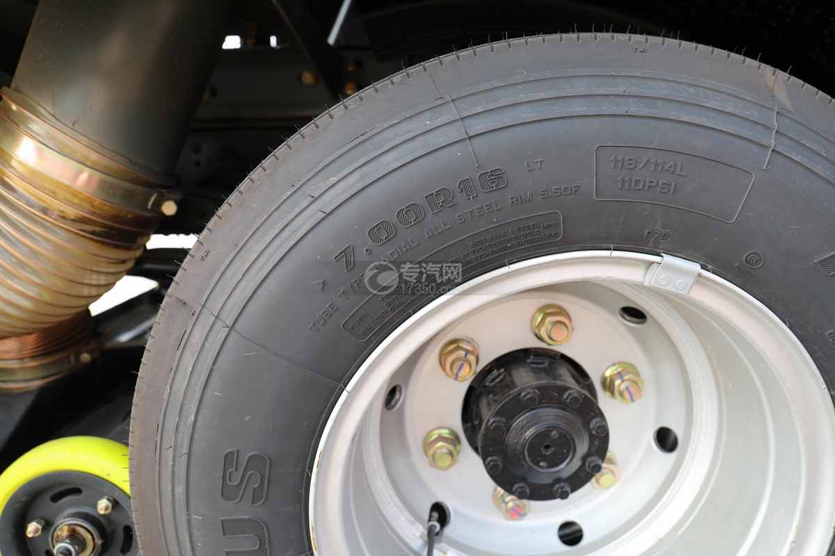 东风大多利卡D7国六洗扫车轮胎规格