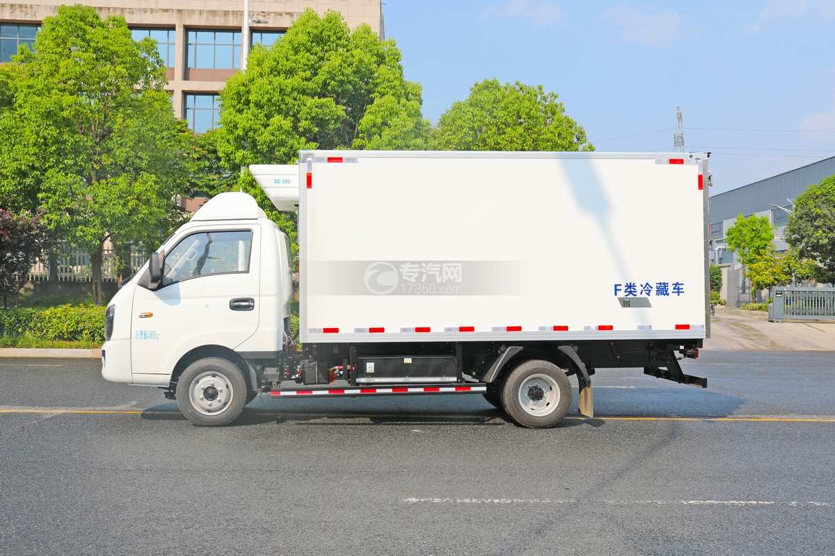 吉利遠(yuǎn)程鋒銳V5E純電動(dòng)冷藏車側(cè)面圖