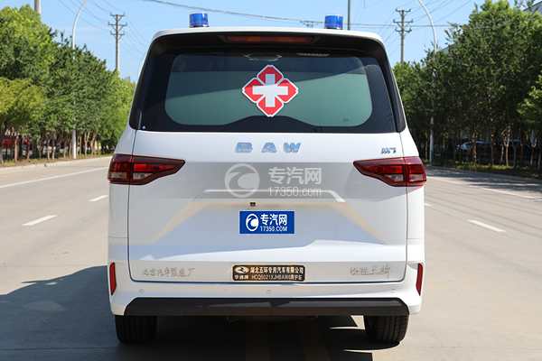 北汽王牌M7救護(hù)車正后方圖