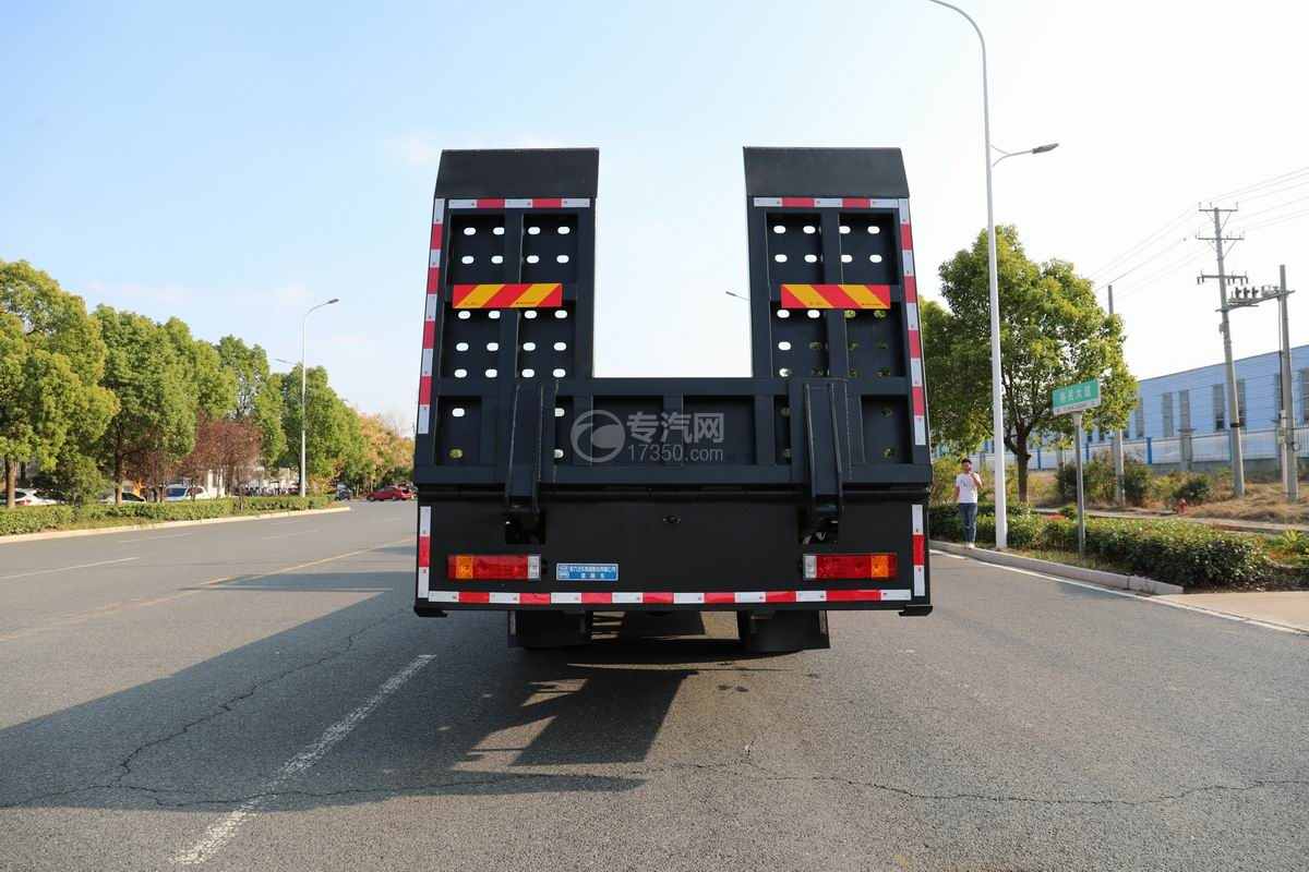 陜汽軒德X9挖機(jī)板清障車正后方圖