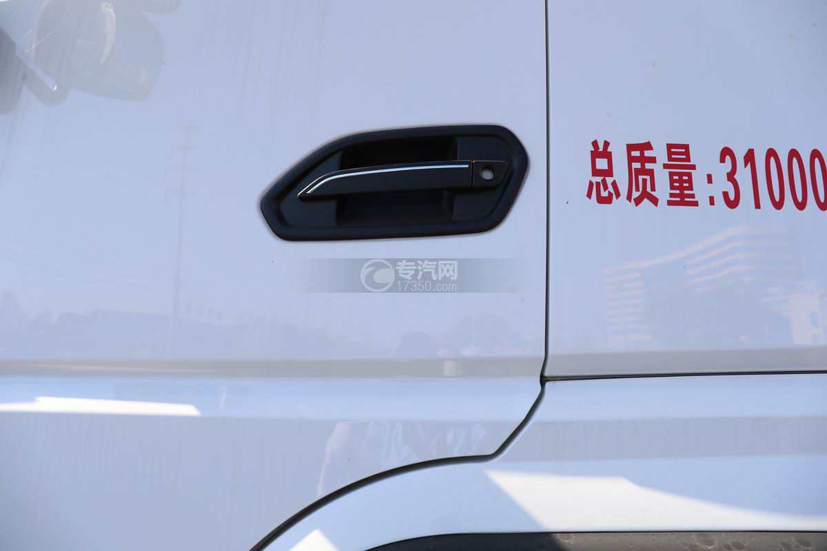 陜汽軒德翼6前四后八散裝飼料運輸車細(xì)節(jié)