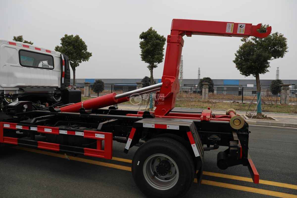 飛碟奧馳V3車廂可卸式垃圾車勾臂