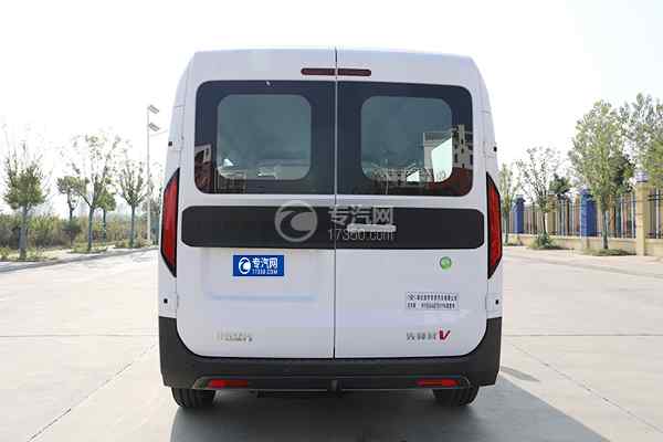 中國重汽先鋒官V宿營車正后方圖