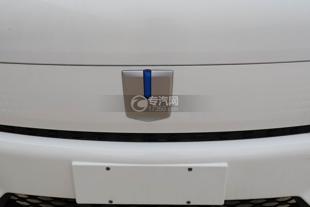 吉利V5E纯电动压缩垃圾车前脸