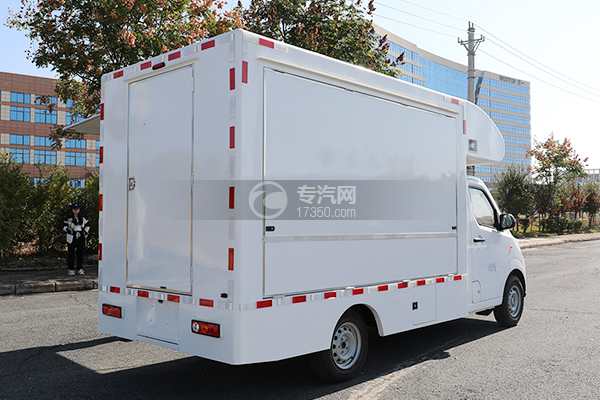 吉利纯电动售货车侧后面图
