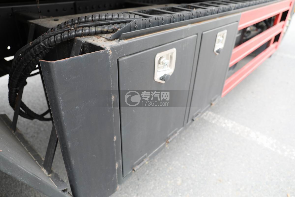陕汽轩德X9平板车工具箱