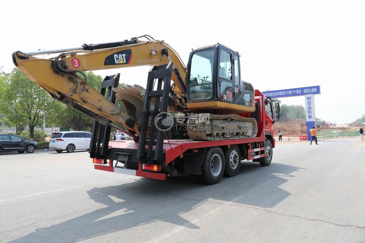 陜汽軒德X9提升橋平板車(25噸)側后方圖