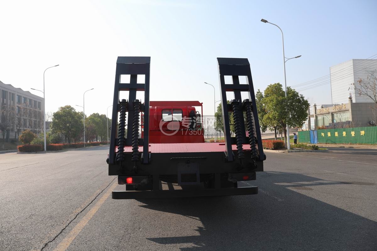 陜汽德龍G500平板運輸車正后方圖