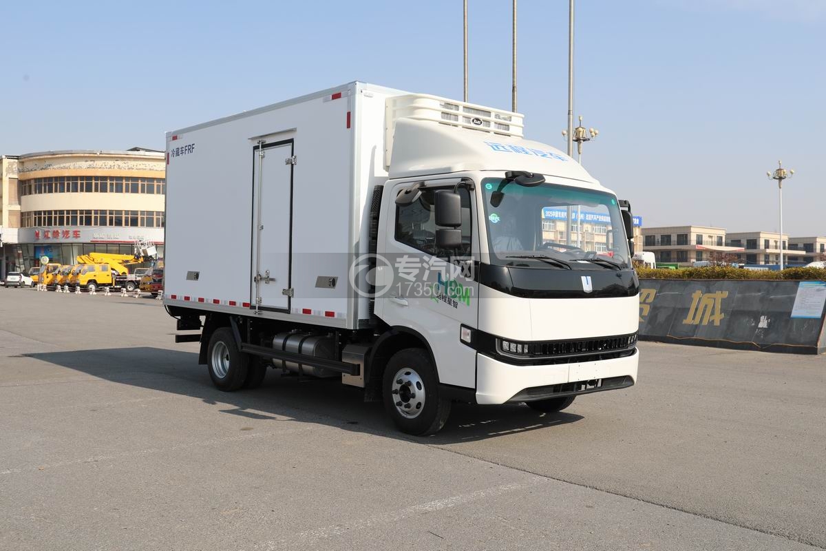 吉利遠(yuǎn)程星智H9M甲醇冷藏車右前45度圖