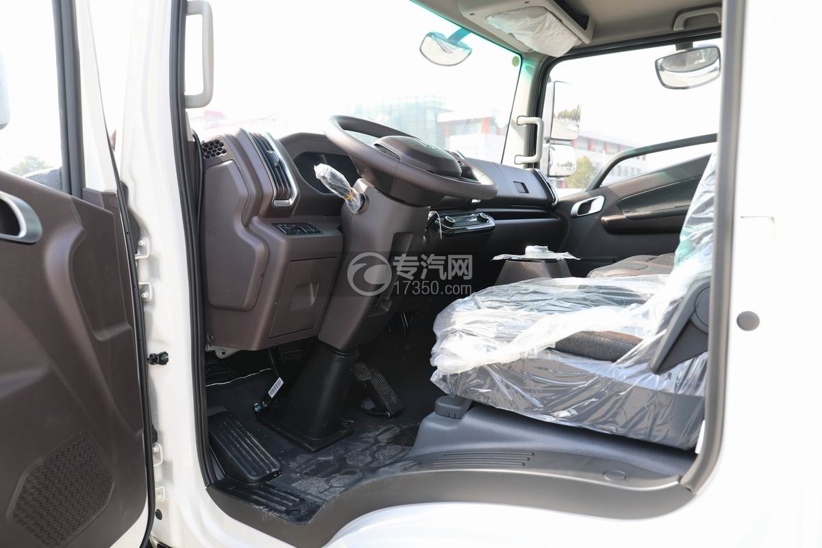 吉利遠(yuǎn)程星智H9M甲醇冷藏車駕駛室座椅