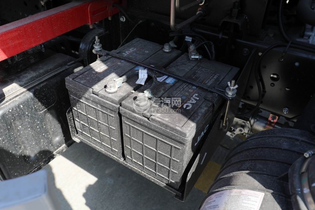 江淮駿鈴V7壓縮式垃圾車電池