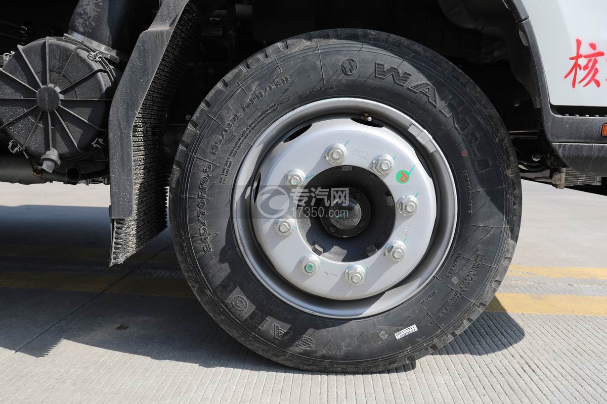 江淮駿鈴V7壓縮式垃圾車輪胎