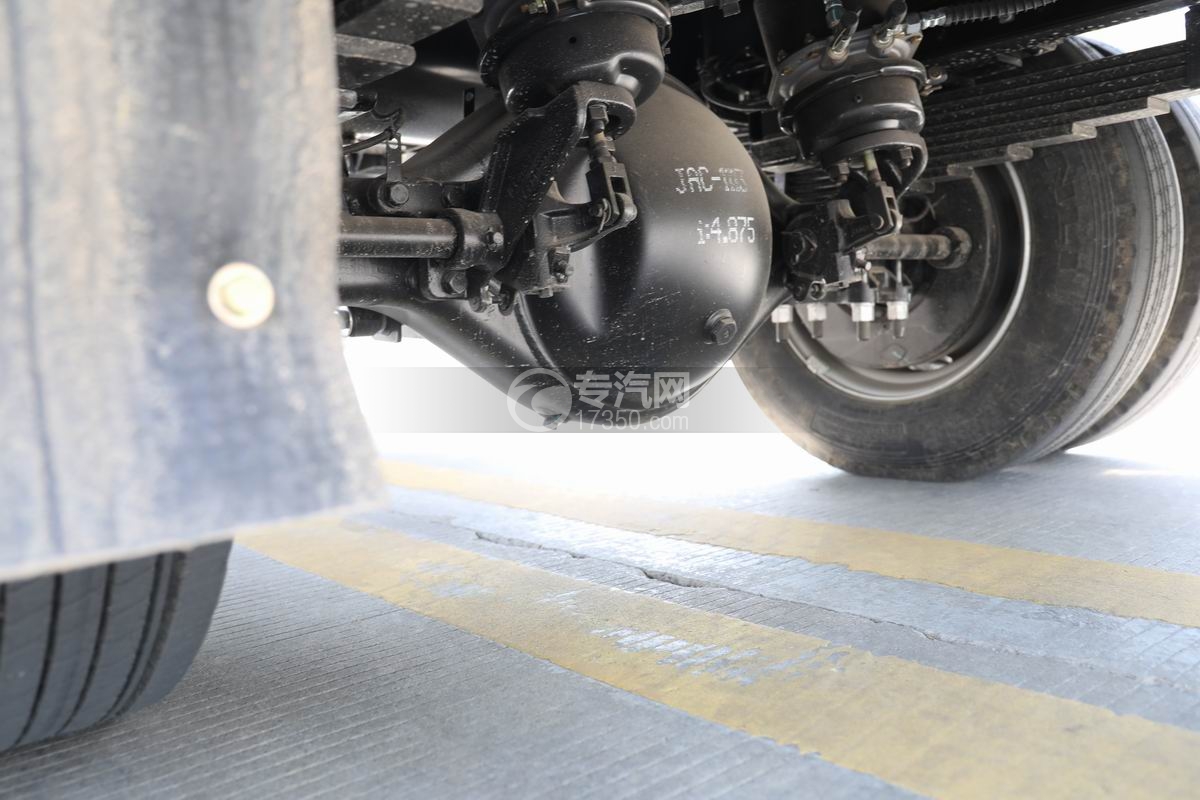 江淮駿鈴V7壓縮式垃圾車后橋
