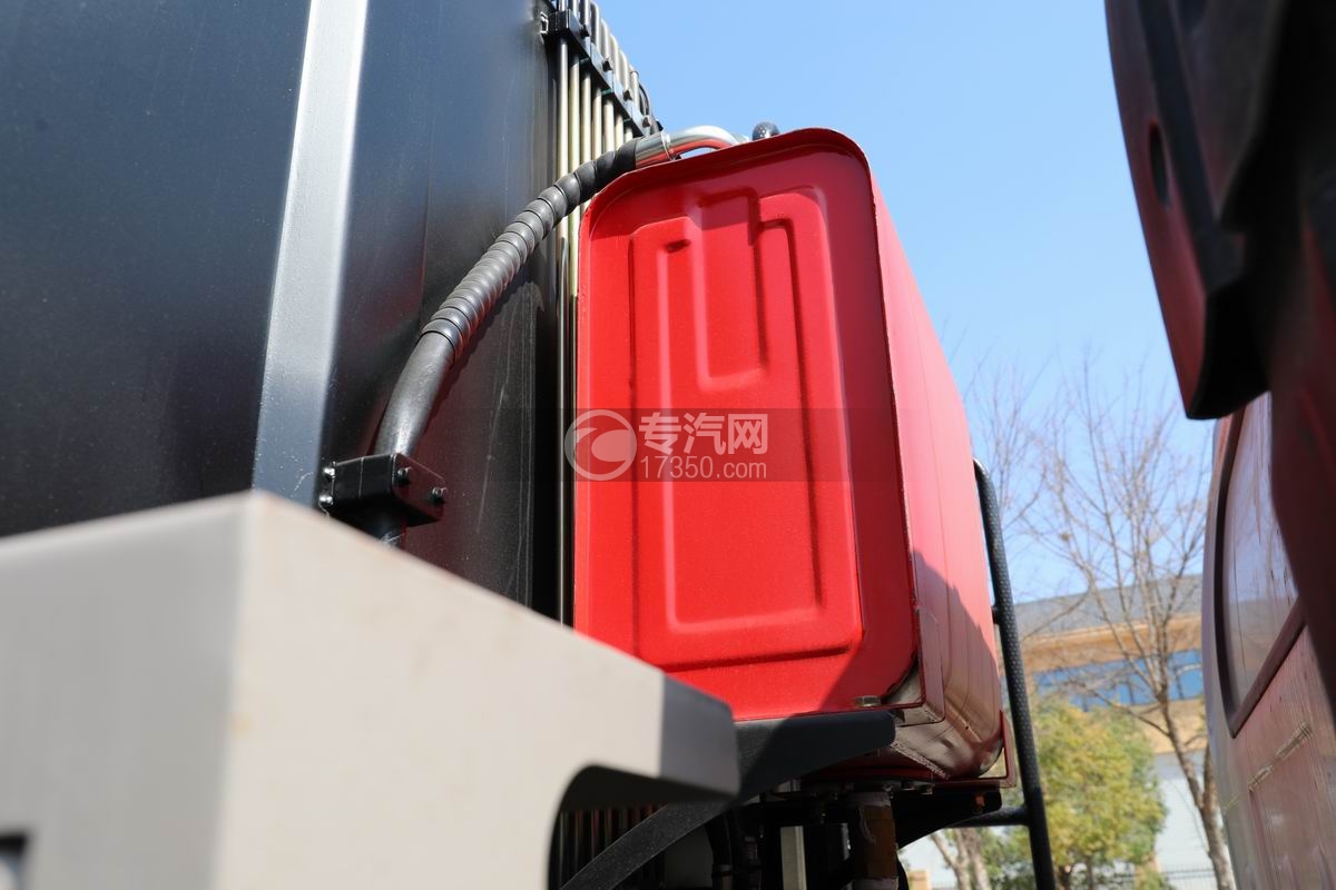 江淮駿鈴V7壓縮式垃圾車上裝液壓油箱