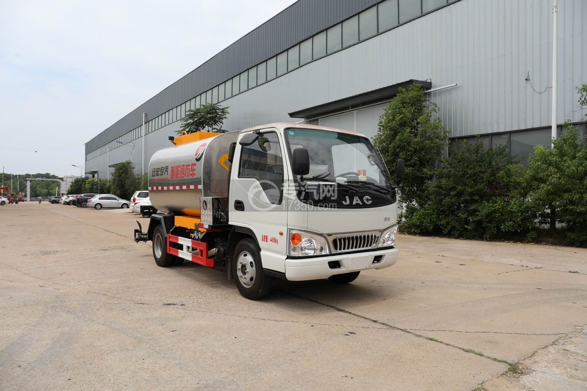 江淮康鈴智能瀝青灑布車左前45度圖
