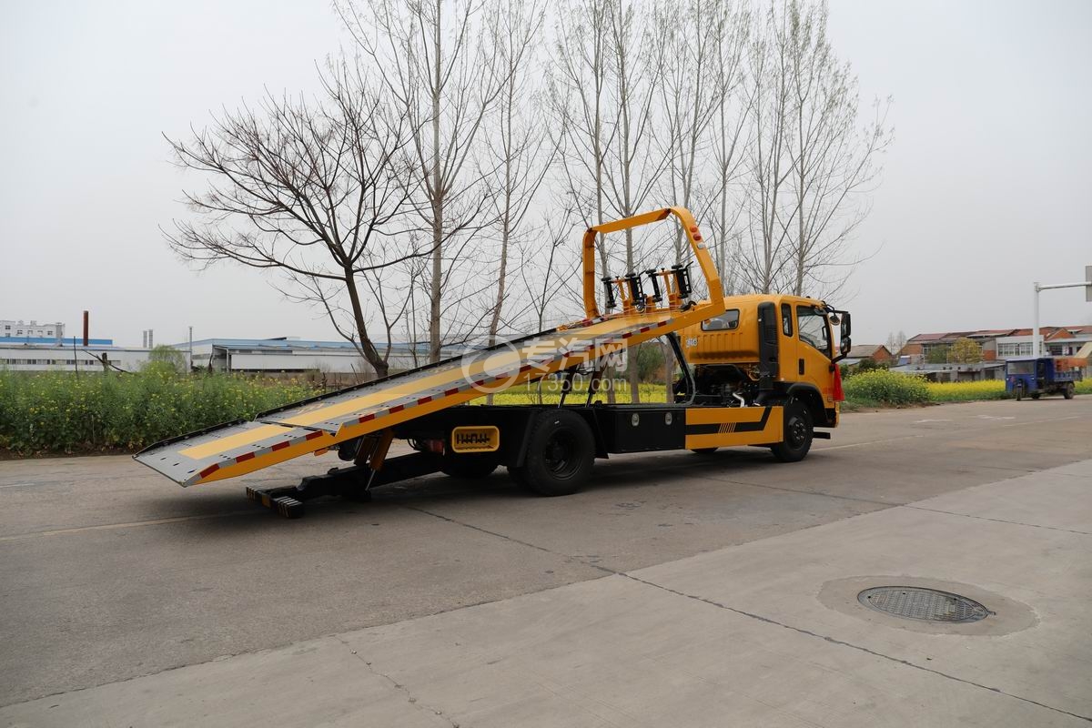 三環(huán)創(chuàng)客一拖二清障車托板展示圖