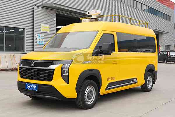 中國重汽先鋒官V指揮救險車左前45度圖