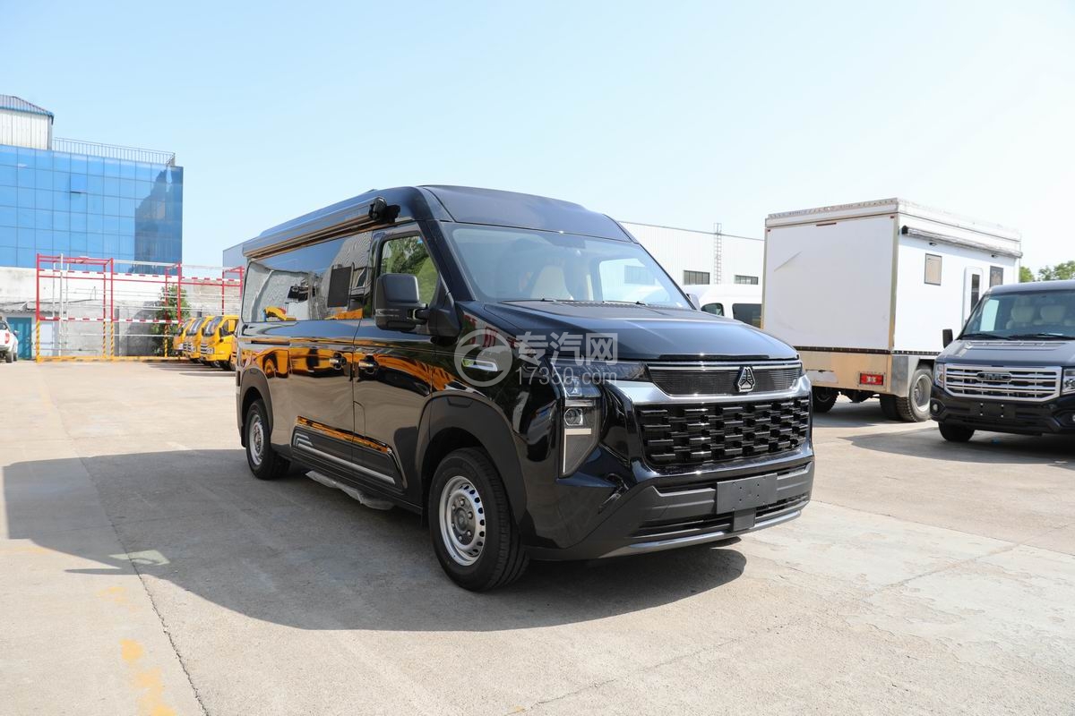 重汽先鋒官V宿營車左前45度圖