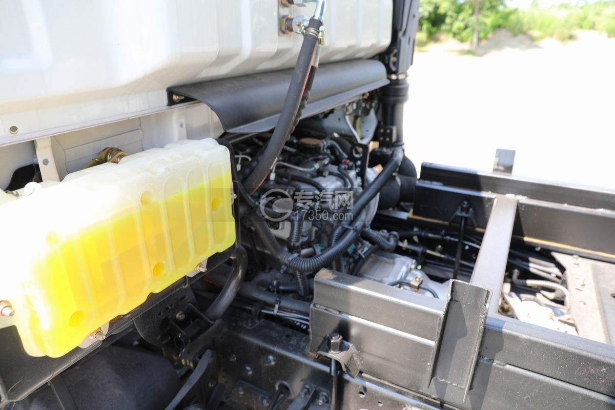 飛碟奧馳X2除雪車發動機