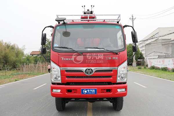 三環(huán)創(chuàng)客綠化綜合養(yǎng)護(hù)車正前方圖