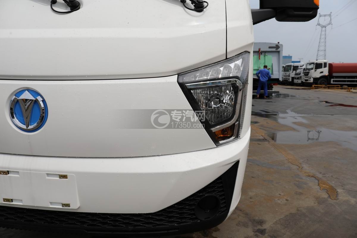 飛碟締途EF3純電動冷藏車前大燈