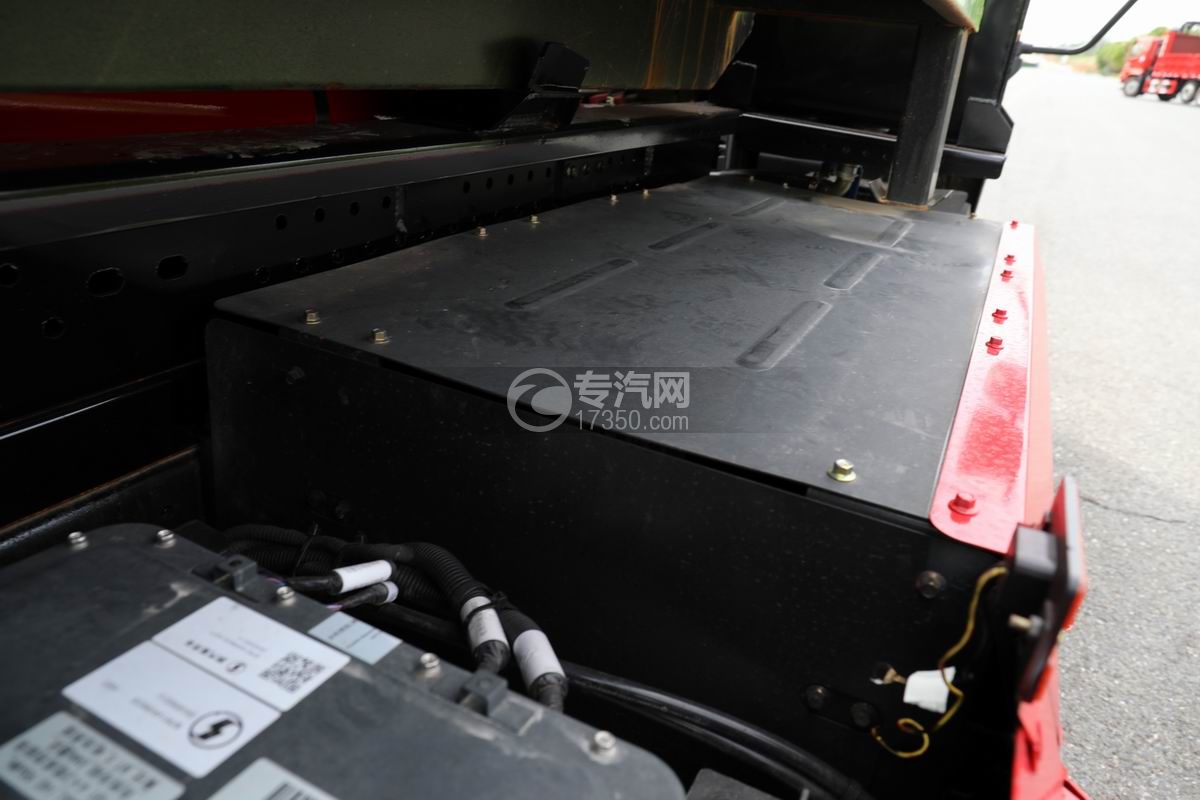 陜汽智云純電動勾臂垃圾車電池
