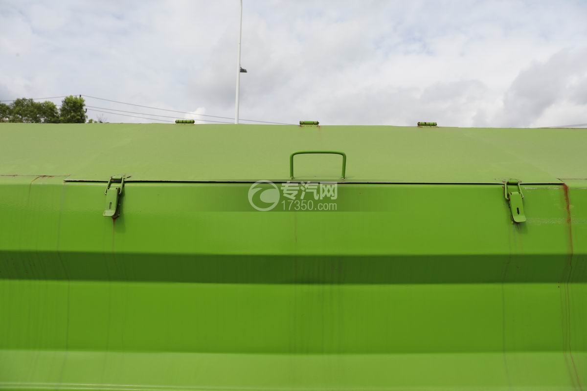陜汽智云純電動勾臂垃圾車垃圾箱鎖緊裝置