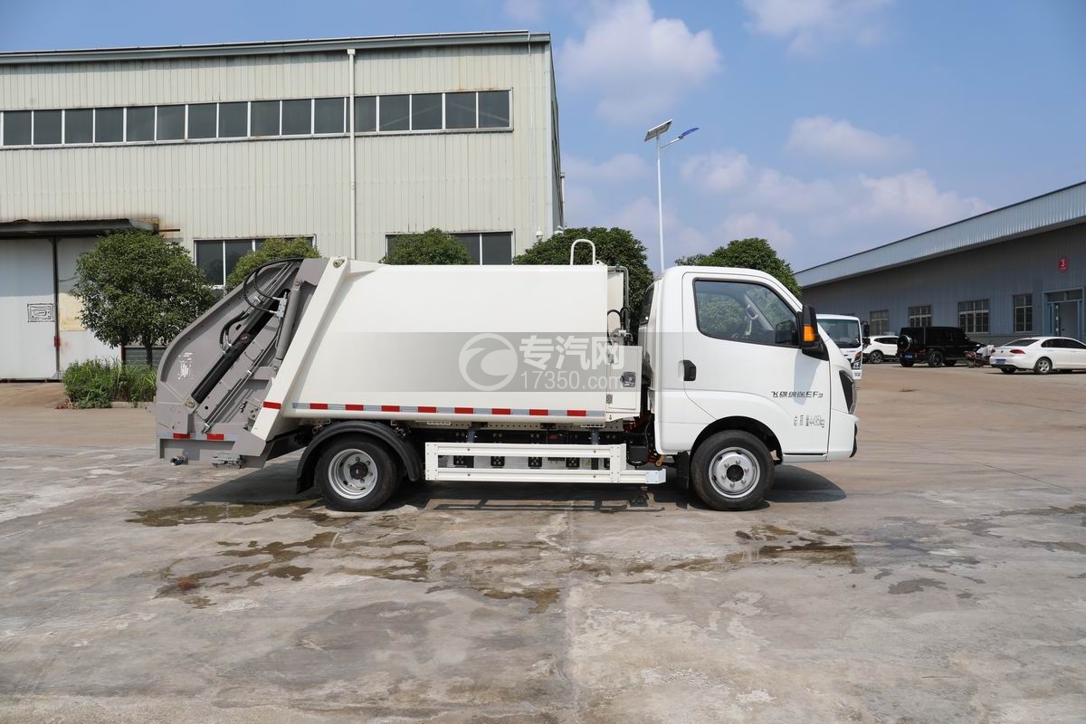 飛碟締途EF3純電動壓縮垃圾車側面圖