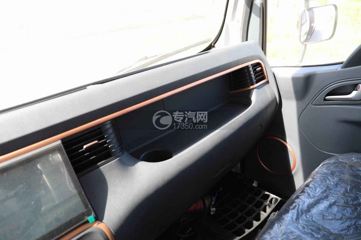 江淮駿鈴HV6壓縮垃圾車置物箱