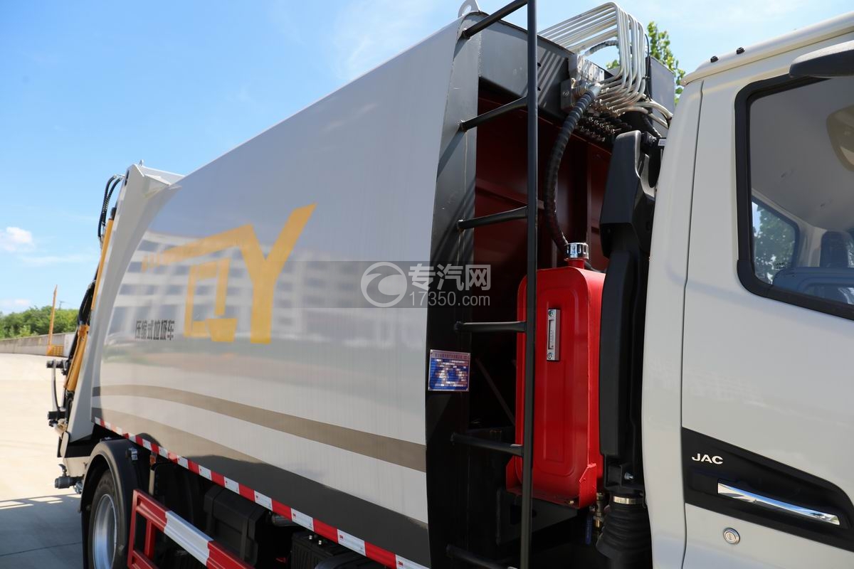 江淮駿鈴HV6壓縮垃圾車上裝油箱