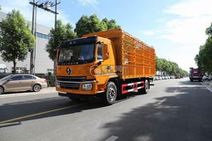 陜汽德御畜禽運(yùn)輸車圖片