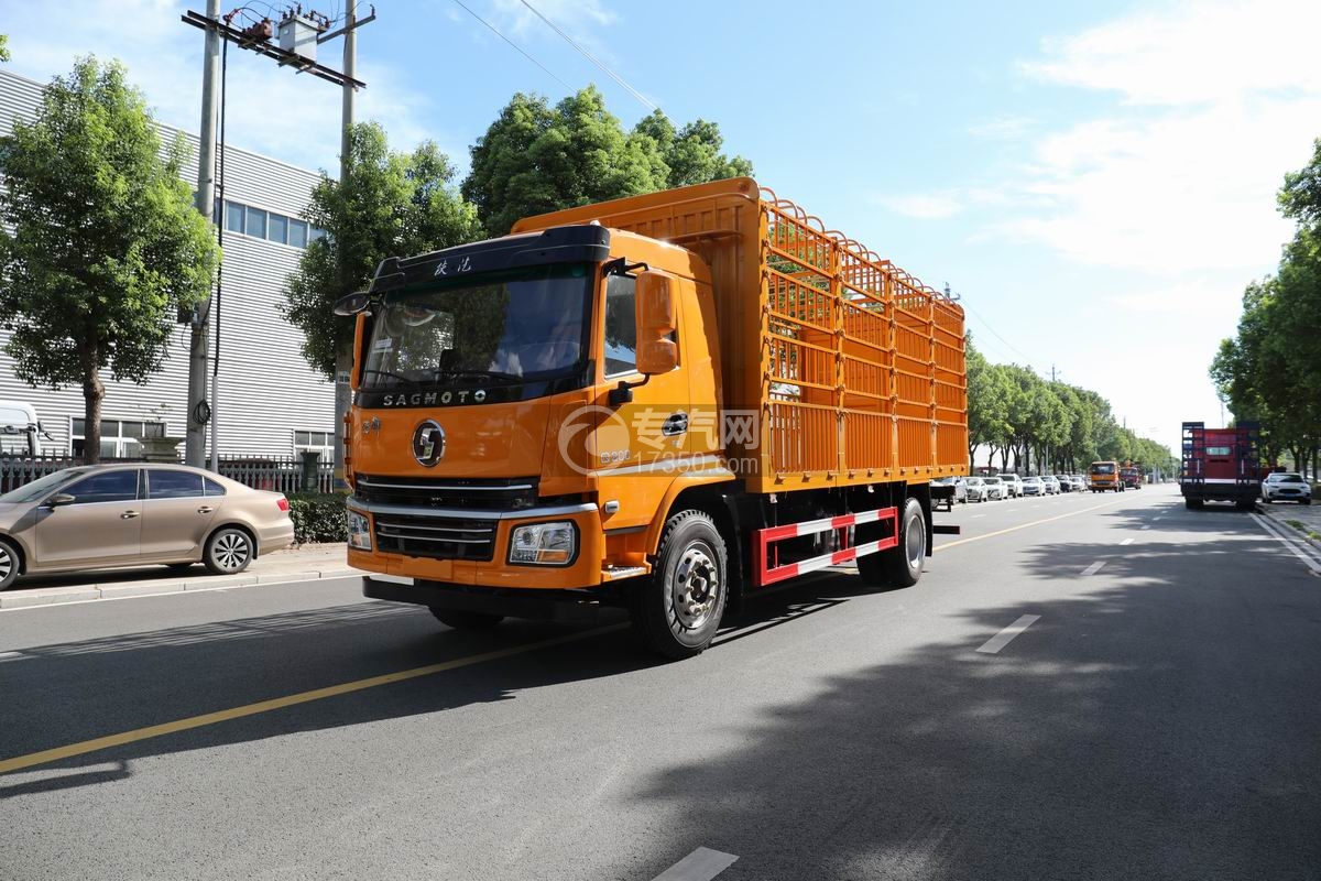 陜汽德御X6三軸畜禽運輸車左前45度圖