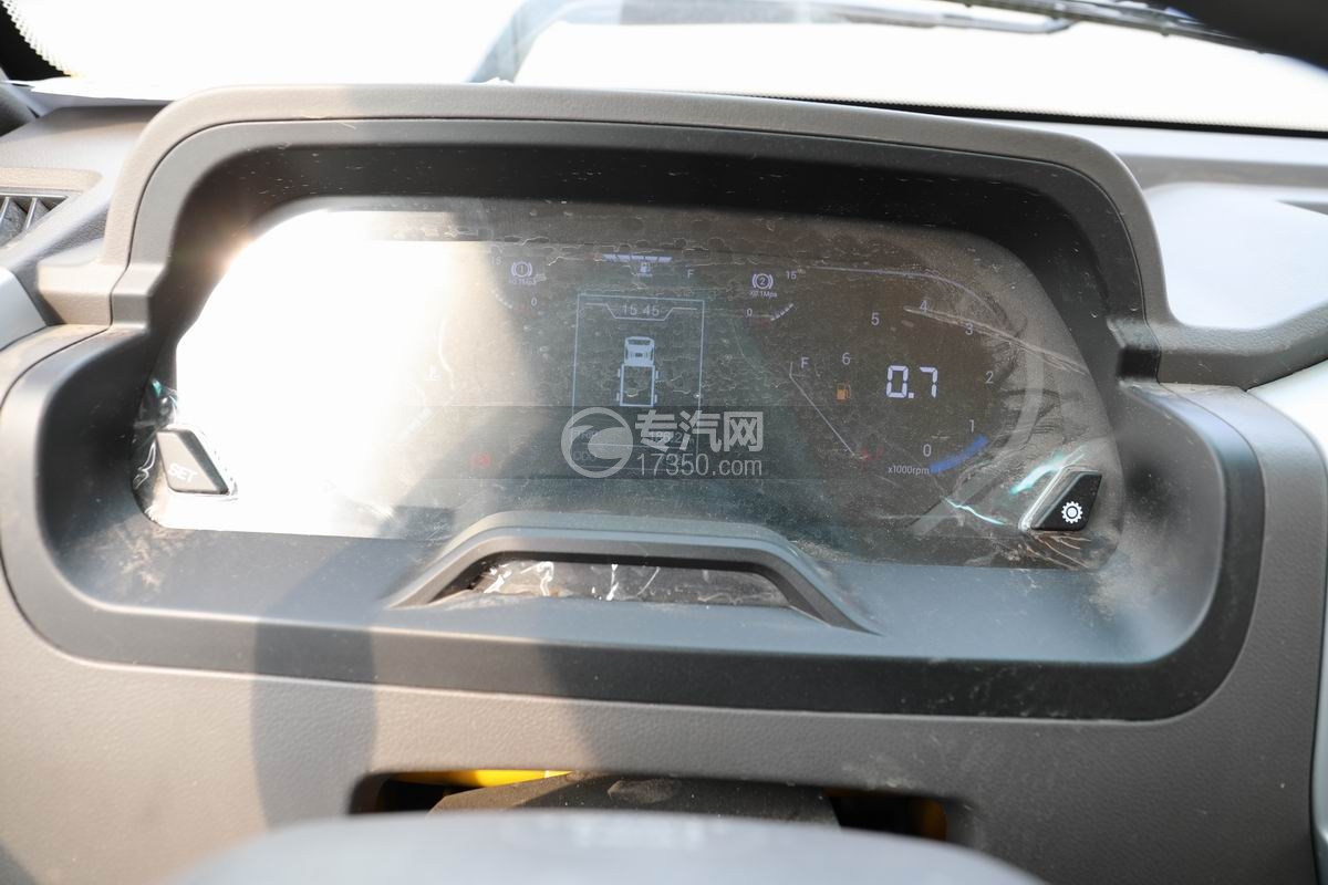 飛碟奧馳V2防撞緩沖車儀表盤