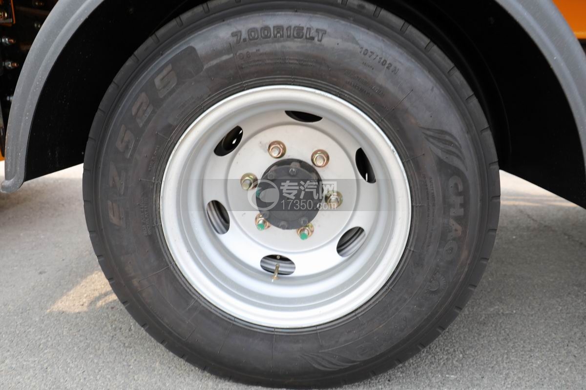 飛碟奧馳V2防撞緩沖車輪胎