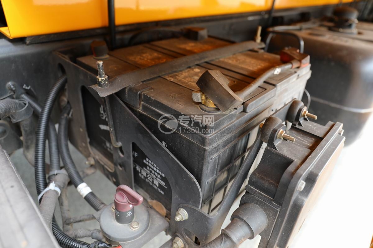 飛碟奧馳V2防撞緩沖車蓄電池