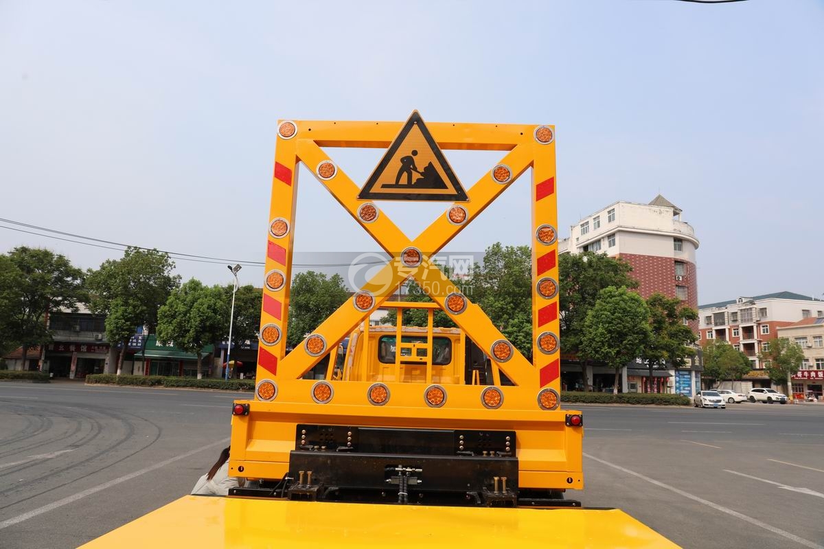 飛碟奧馳V2防撞緩沖車導(dǎo)向標(biāo)志架