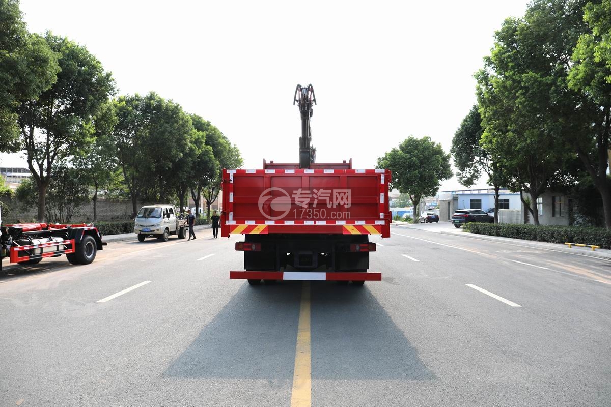 湖北大运抓斗式垃圾车（16吨）正后方图