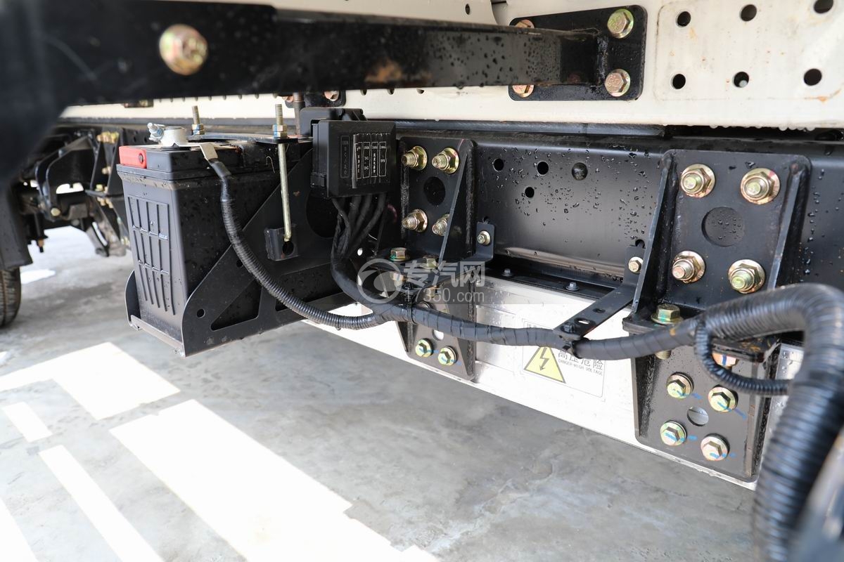 飛碟締途EF3純電動壓縮垃圾車集成電動底盤