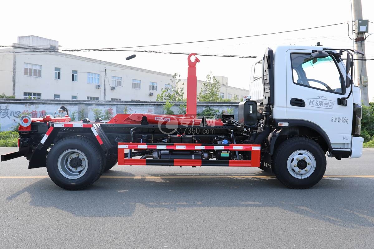 飛碟奧馳V3重載版藍牌勾臂垃圾車側面圖