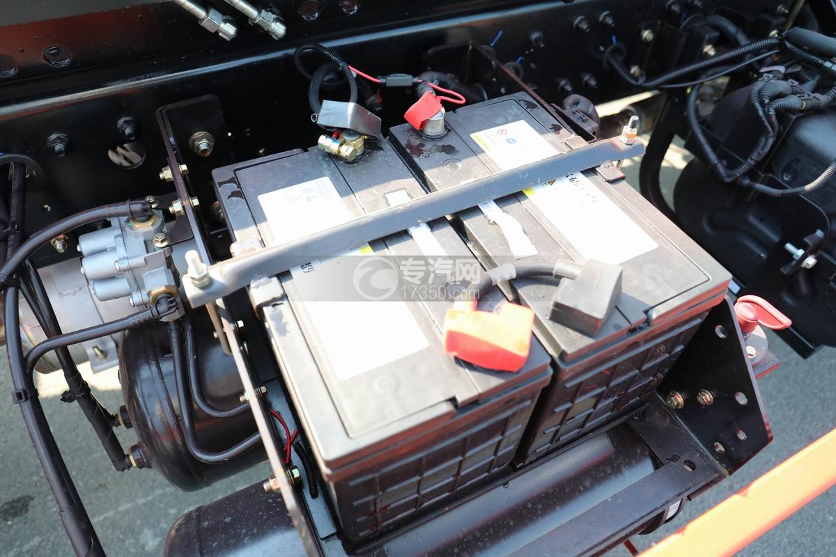 飛碟奧馳V3重載版藍牌勾臂垃圾車蓄電池
