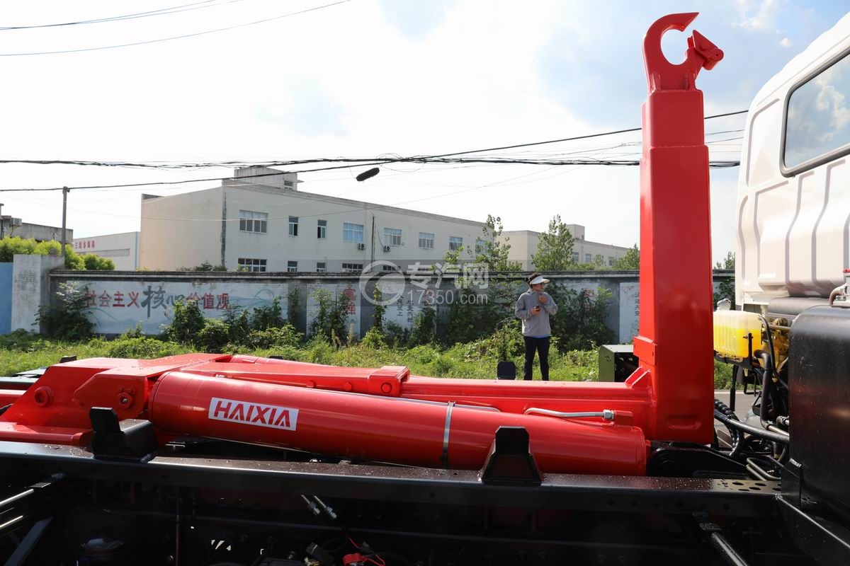 飛碟奧馳V3重載版藍牌勾臂垃圾車主勾臂