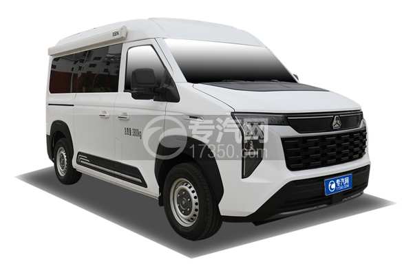 中國重汽先鋒官V宿營車右前45度圖
