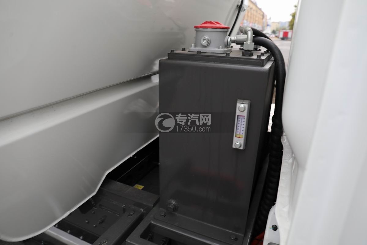 吉利遠程純電動自裝卸式垃圾車上裝液壓油箱