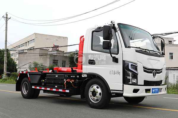 飞碟奥驰EV2纯电动勾臂垃圾车右前45度图
