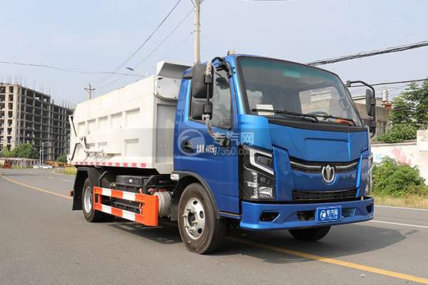 飞碟奥驰EV2纯电动厢式垃圾车右前45度图