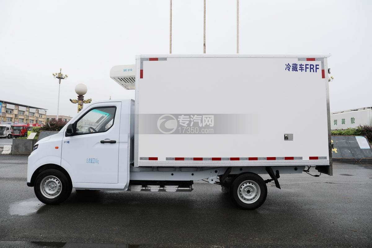 吉利F1E純電動(dòng)冷藏車(chē)側(cè)面圖