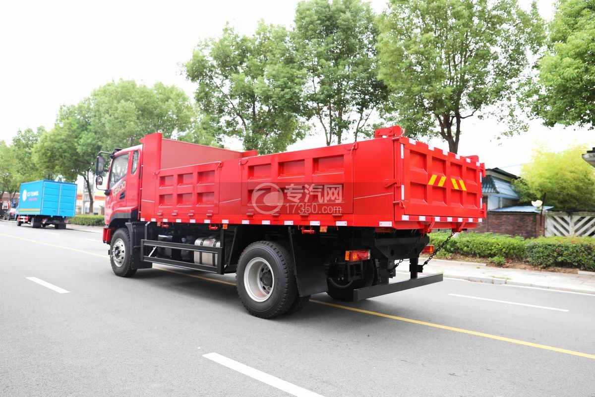 陜汽德龍G500自卸車側(cè)后面圖