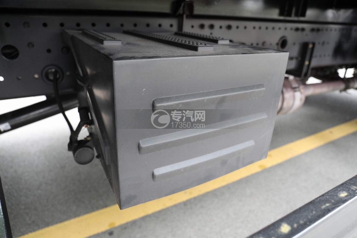 陜汽德龍G500自卸車蓄電池